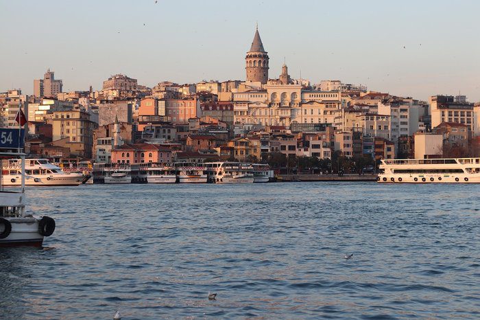 οπτικό ΚΩΝΣΤΑΝΤΙΝΟΥΠΟΛΗ 25 άτομα δηλητηριάστηκαν μετά από γεύμα σε δημοφιλές