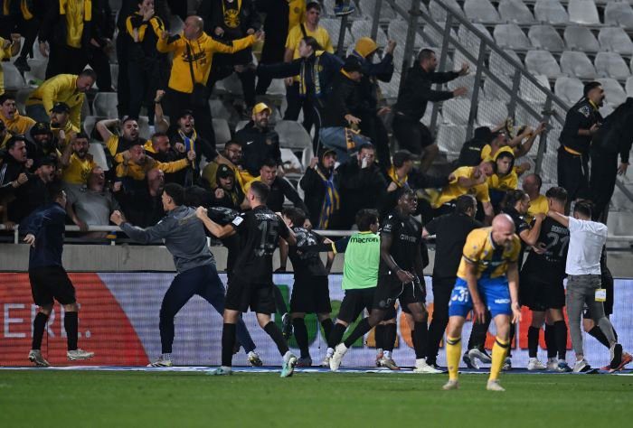 γραφικό Ξεκολλούν απο τους καναπέδες οι οπαδοί της ΑΕΛ