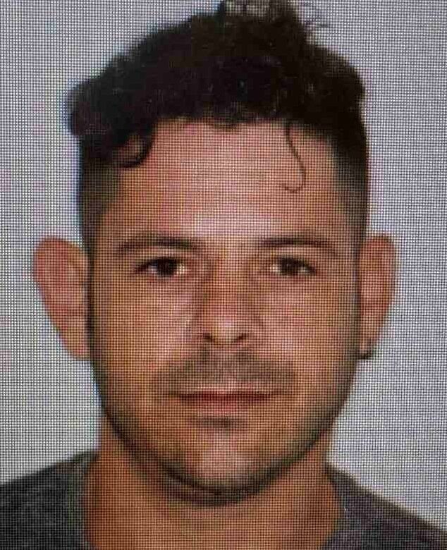 photo They are looking for a 44-year-old for serious crimes Maybe you have seen him image