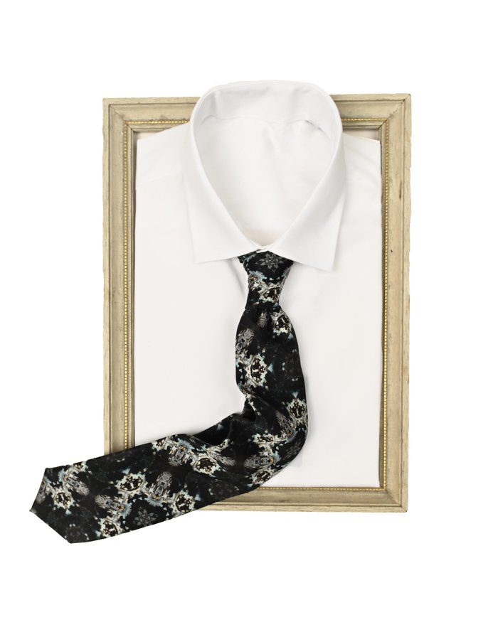 graphic GIORGOS MAZONAKIS The silk tie inspired by a Roman exhibit