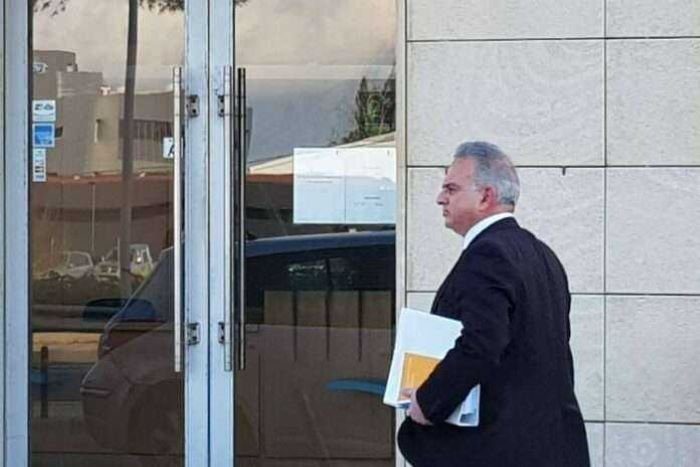 γραφικό Πάνε χρόνια που χάλασε η κολόνια Βρυωνίδη