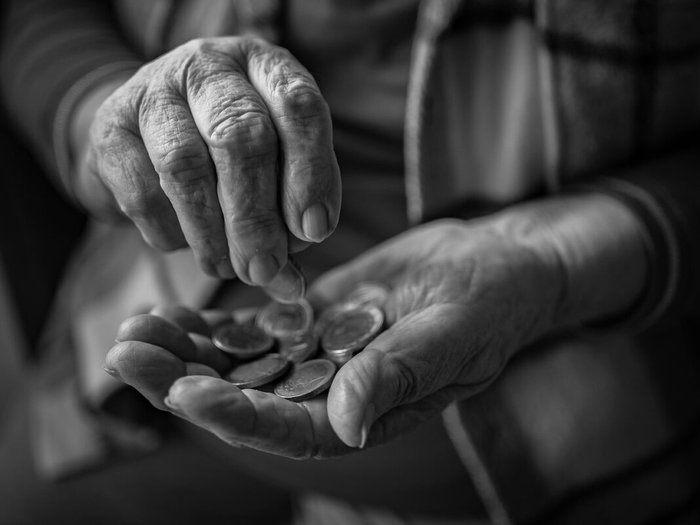 εικόνα ΣΥΝΤΑΞΙΟΥΧΟΣ Του άδειασαν το σπίτι πέταξαν 130 χιλιάδες ευρώ