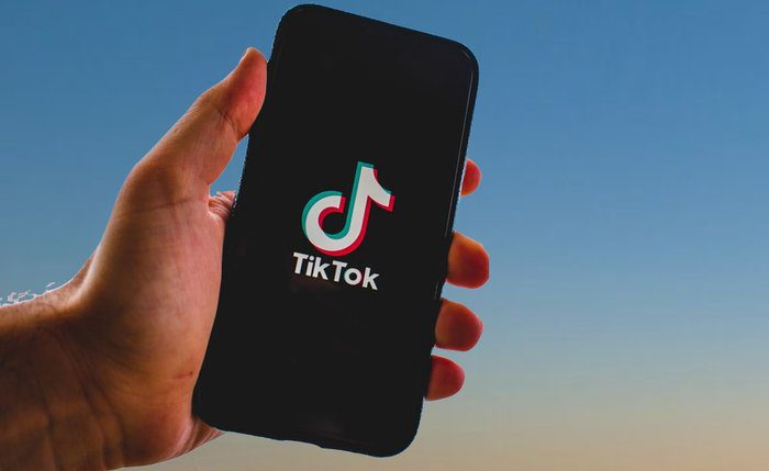 φωτό TIK TOK Αμερικανοί επενδυτές αναλαμβάνουν τον έλεγχο της πλατφόρμας