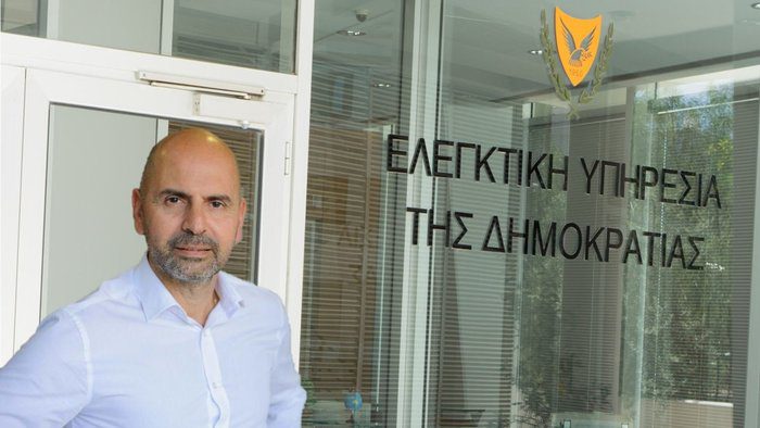 image SENIOR OFFICIAL Has been at home for five years and receives