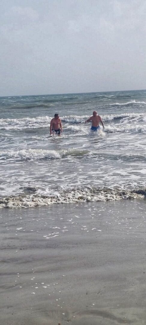 image WINTER SWIMMERS CLUB Brave swimmers the lucky one