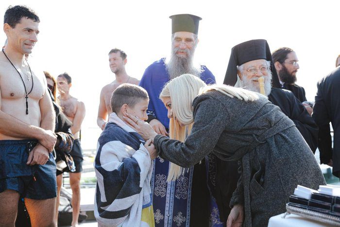 γραφικό ΤΙΜΙΟΣ ΣΤΑΥΡΟΣ Αγιασμός κατάδυση και παρατράγουδα Οι χαμένοι