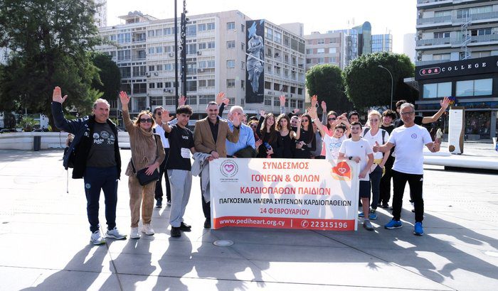 visual 15 KM FOR LITTLE HEARTS 10 in 1,000 newborns are born with