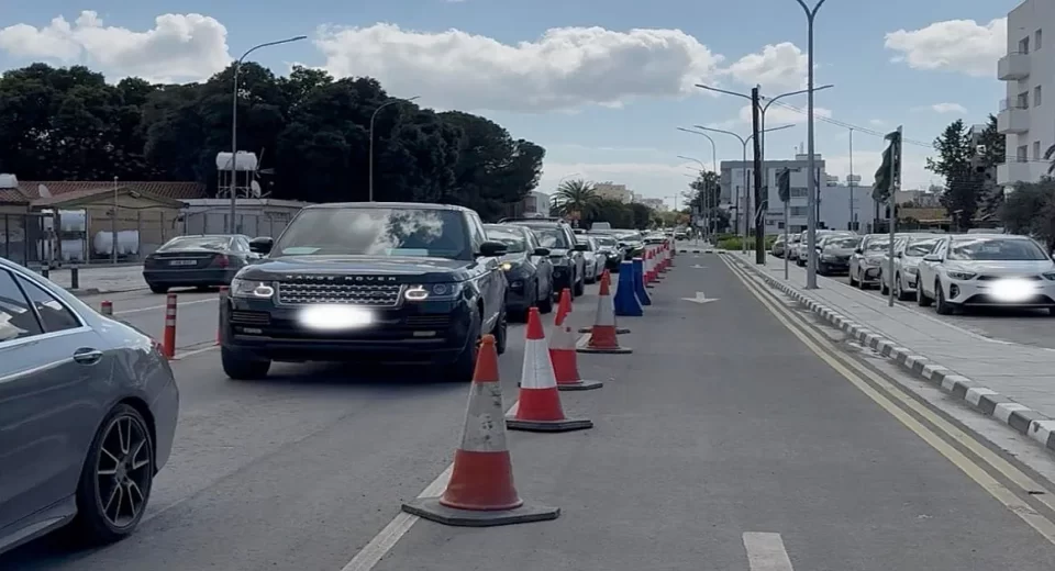 agios dometios crossing delays word1 Agios Dometios crossing: queues persist despite third lane