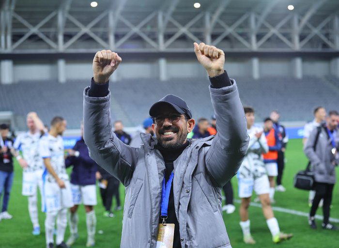 φωτογραφία Κερδίζει τις εντυπώσεις ο Καθηγητής Ερνάν Λοσάδα