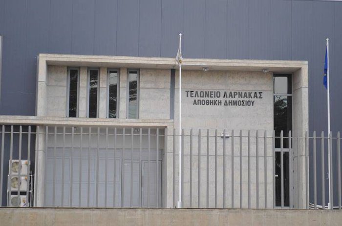 εικόνα Μεγάλη ποσότητα προφυλακτικών απόμίμηση κατασχέθηκαν στην επαρχία