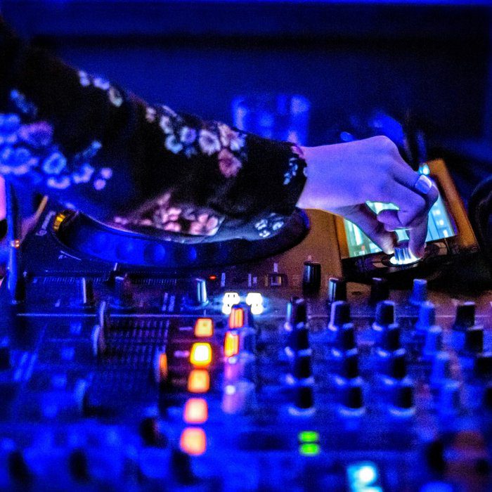 απεικόνιση Ένα πάρτι αφιερωμένο στη γυναίκα στα στενά της Λευκωσίας