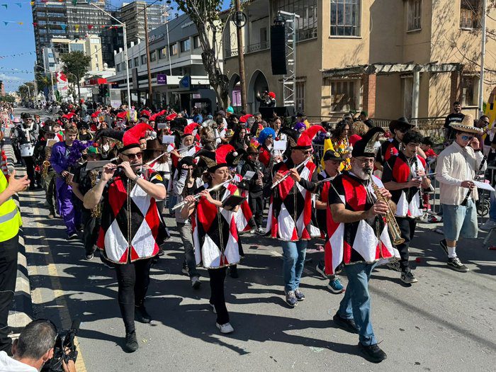 στιγμιότυπο Ρεκόρ συμμετοχής στη φετινή καρναβαλίστικη παρέλαση της Λεμεσού