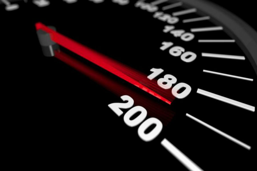 speeding arrests highway word2 Two drivers in court: 25-year-old clocked at 200 km/h, 31-year-old at 195 km/h