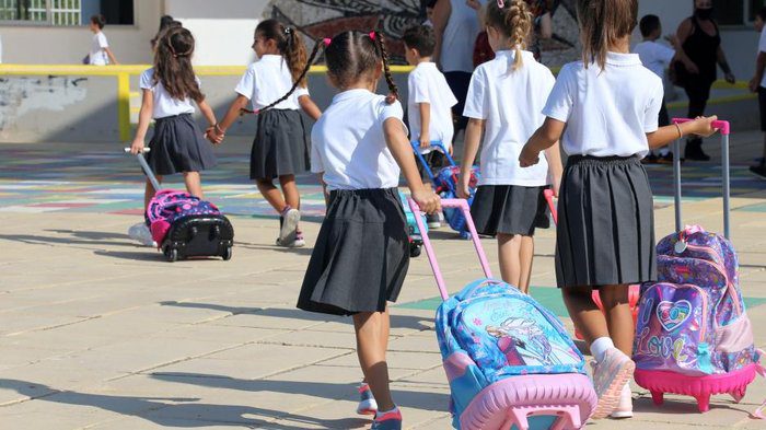 φωτογραφία Συνάντηση για τις ανάγκες των δημοτικών σχολείων Πολεμιδιών Έμφαση